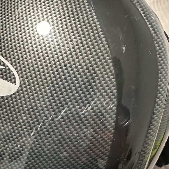 Aerodynamic motorcycle back pack. - Picture 5 of 6